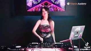 76e471bb94e2bbabea916b615609ab06