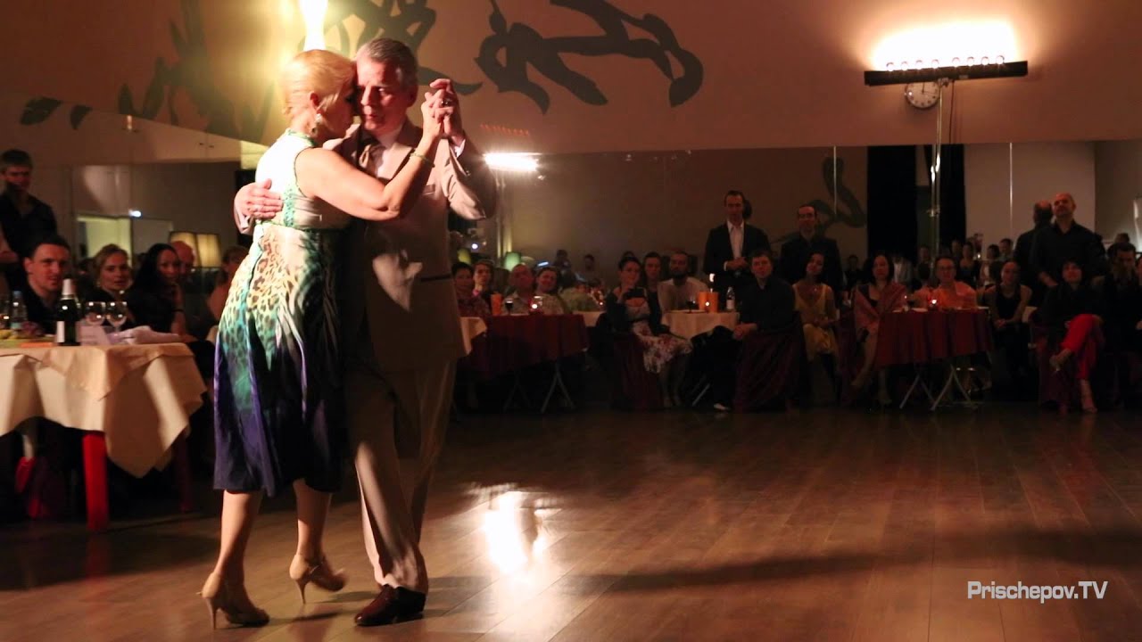 Alfredo Juan Alonso & Maria Silvia Mucci, Alfredo de Angelis - Mi Novia de Ayer (Floreal Ruiz, 1944)