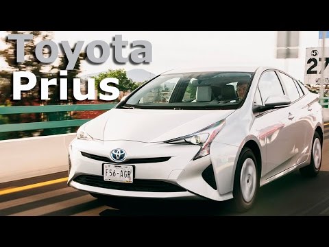 Toyota Prius 2016, incomodo de ver y MUY eficiente