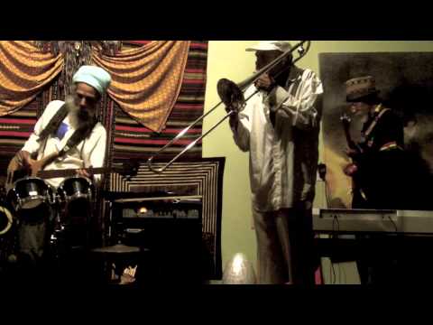 Lesterfari & Friends play for Taumbu Ector