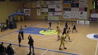 preview picture of video 'Xuven Cambados 71 - 62 Opentach Basquet Pla.Adecco Plata.J12'