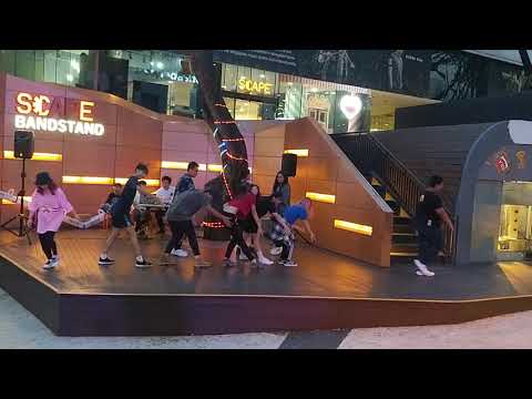 KPOP Dance Off Vol 106: WekiMeki - Crush