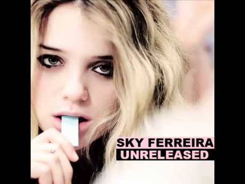 Sky Ferreira - On The Wire