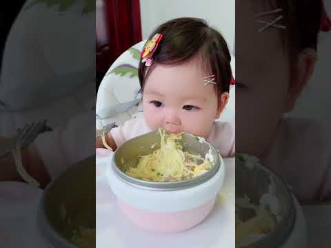 Sóc chuột nhỏ Siyu ăn ngon miệng, đáng yêu - Baby China - Tiktok Trung Quốc Chanel #65