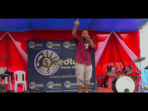 Papa G performing live at Seedtonic Awards Valentine's Edition 2020
