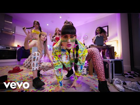 Charlotte Devaney, SHOSH - Girls (Official Video)