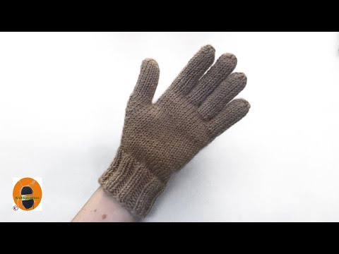 Knitting fingerless gloves