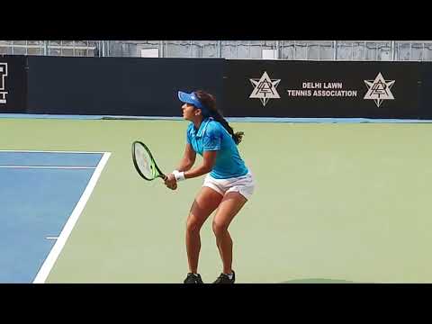 Indian tennis player Ankita raina playing against Chinese Taipei player in fed cup in Delhi