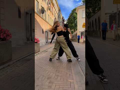 Kirsten Dodgen and Yeonjun in Poland!❤️‍🔥 #kpopdancecover #txtbackformore #anitta #danceinpublic