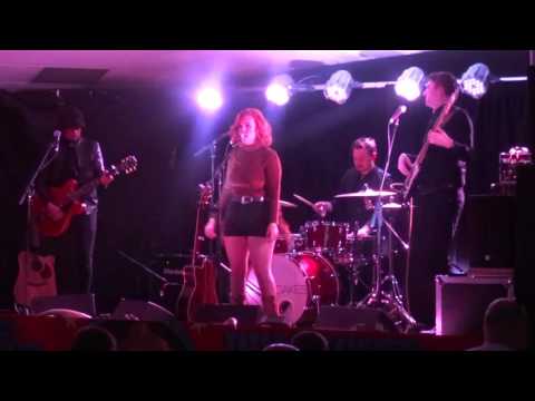 Laura Oakes - "Better In Blue Jeans" (FSA Fest 2016)