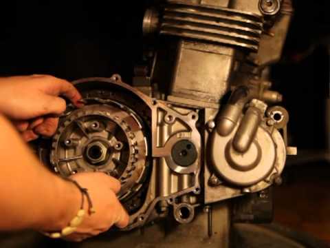 comment demonter un embrayage de pocket quad