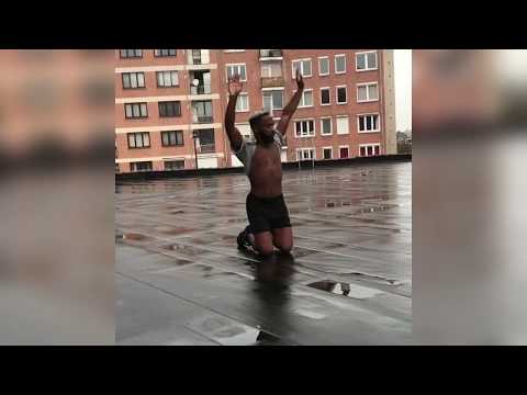 Docteur Ideologie - Quand ton daron te chope faire des challenges chelous