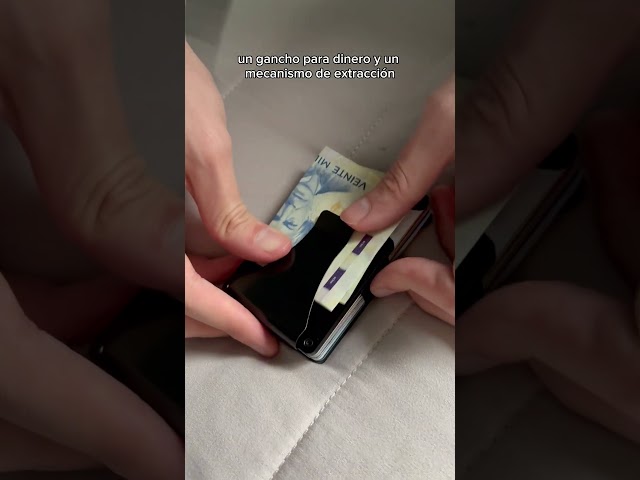 Vídeo relacionado con Genérico Tarjetero, Estuche Impermeable de Aluminio con Bloqueo, Suministros de Seguridad multifuncionales portátiles, Protectores de de Bolsillo para débito, crédito, bancarias