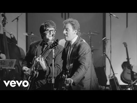 Video thumbnail for Uptown (alternate version)(Live)