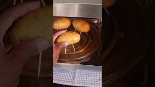 Download lagu easy and quick way to cook potatoes in microwave #patatoes #patatoesmicrowave #kitchenhacks #....# mp3