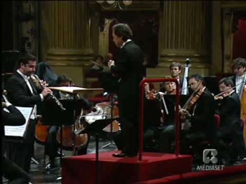 Francesco Di Rosa performs Strauss at  La Scala Theatre in Milan 1° movement