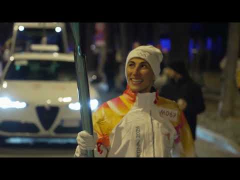 La Fiamma Olimpica tra Liguria e Piemonte: Cuneo chiude la Tappa 34