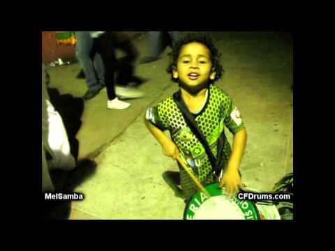 LUCAS DA MOCIDADE - O ritmista mais jovem do mundo!! - World's youngest Samba player!!
