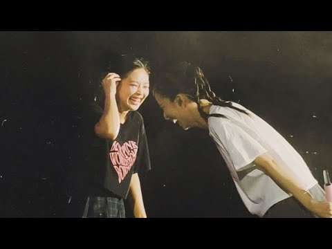 BLACKPINK BORN PINK TOUR DAY 1 SINGAPORE 230513 - Jisoo Flower and Jennie You and Me Solo