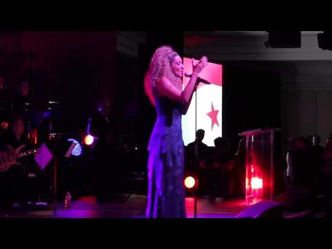 HIMNO NACIONAL DE PANAMÁ INTERPRETADO POR ERIKA ENDER