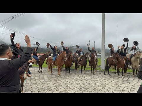 CAVALGADA DAS MULHERES BELAS E BRUTAS DE BOM RETIRO