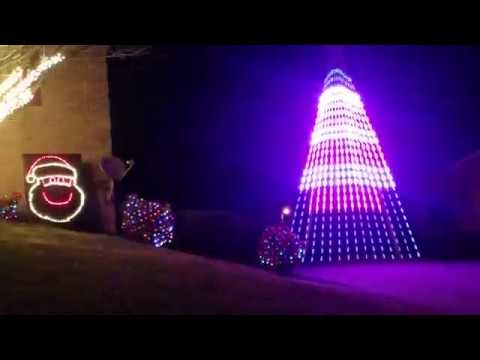 Star Wars!  Lay Family Christmas Lights 2017