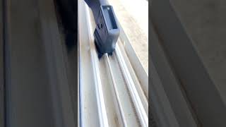 مكنسة ريبون سلكية لتنظيف الأرضيات بكفاءة وسهولة في الاستخدام