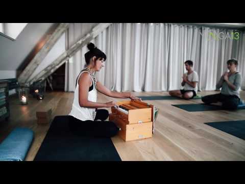 Yoga13 Jivamukti Harmonium Mantra Impression