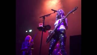 Sheryl Crow - "Heartbeat Away" - Live in Manchester (Short Snippet)