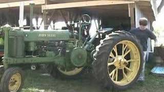 preview picture of video '1937 John Deere B'