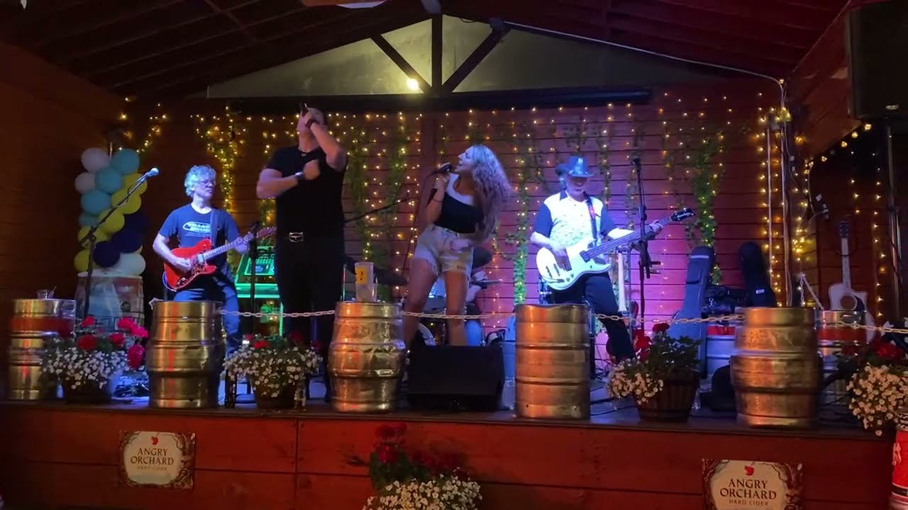 Hire Kickin' Nash Country Band in Nanuet, New York