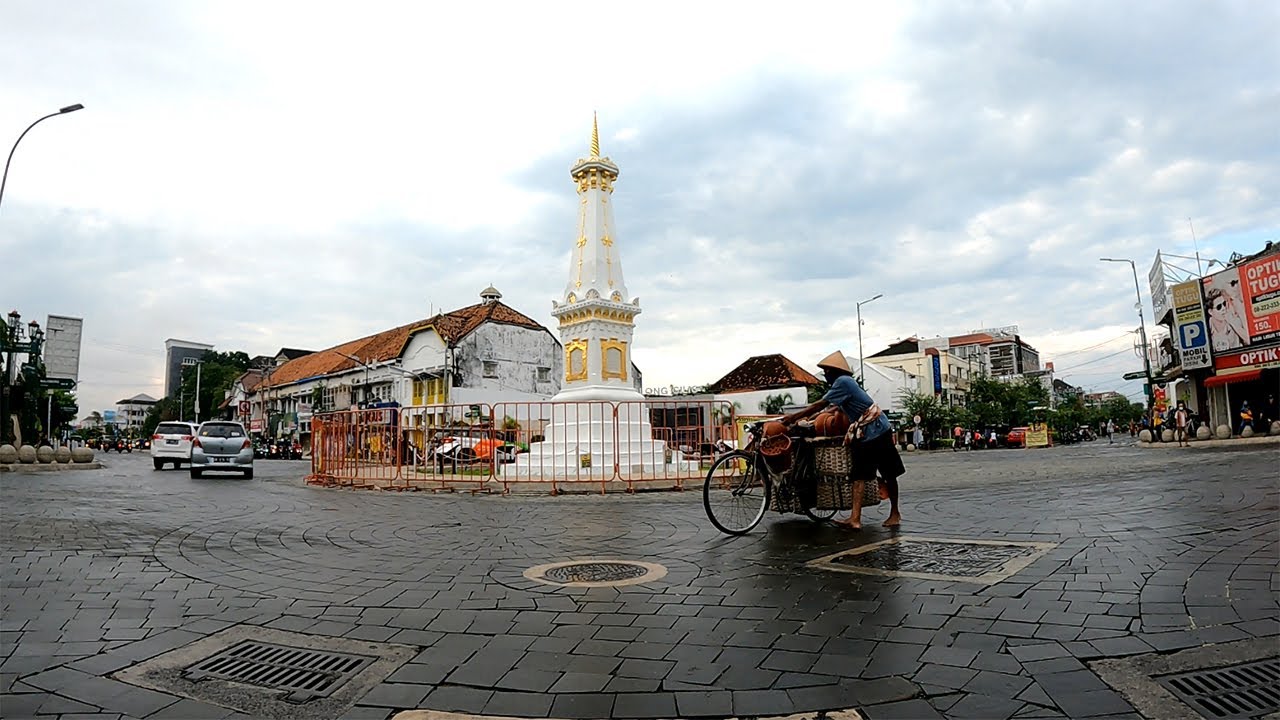 Timelapse Tugu Jogja - Yogyakarta City Indonesia