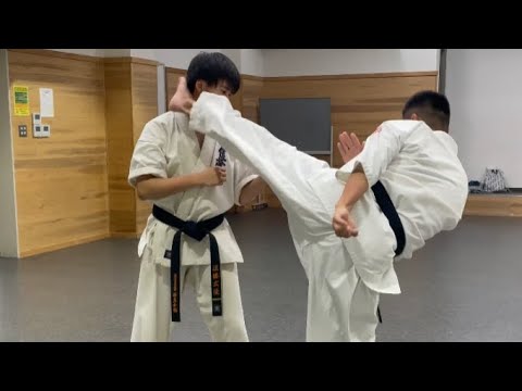 #止める#イケメン高校生#上段回し蹴り#極真空手#kyokushinkarate#highkick
