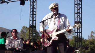 Chuck Berry "Around And Around" @ Hootenanny 2010