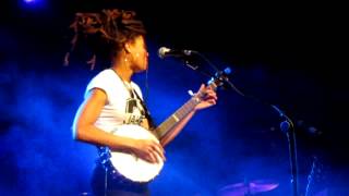 Valerie June - "Rollin' and Tumblin'" - (Yeovil, 23rd February 2013)