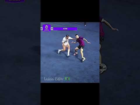 Acre deu caneta no Juninho 🥶🔥 #goat #soccer #futebol #Acre  #juninhomanella #shorts