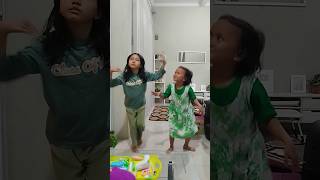 Download lagu huh is this Balinese dance or possession? #shorts #dance #dancing #bali #bali dance #possessed #f... mp3