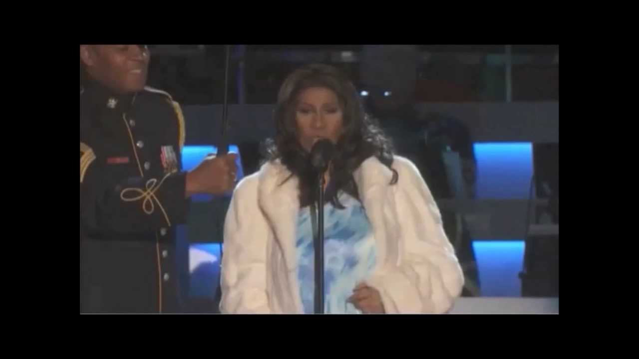 Queen Aretha!   LIVE at the National Christmas Tree Lighting Ceremony! thumnail