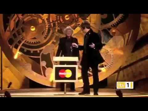 Peter Kay calls Liam Gallagher a Knobhead - ITV1 Brits 2010