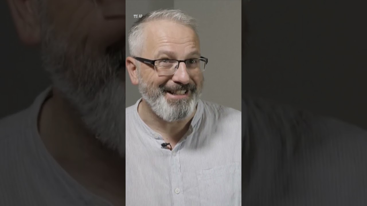 🤖 AI robot artist AI-Da's painting could fetch $120k+ at auction