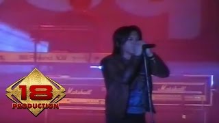 Download lagu Peterpan - Langit Tak Mendengar (Live Konser Medan 4 Mei 2008) mp3