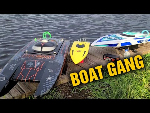 Running a Few Fast Rc Boats With The Boat Gang - Blackjack 42, Sonicwake v2, Deltaforce 23