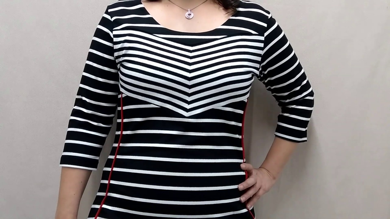 Vestido listrado preto e branco