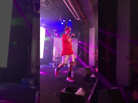 Mark Thomas - Selfie