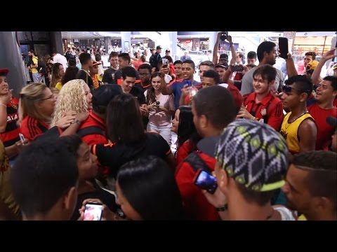 Torcida apoia o Sport no embarque para São Paulo! #AeroSport