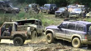 preview picture of video 'Off Road Team 4x4 Commanders 2010-09-3_5 Aro Show Bratronice 2010 díl2.'
