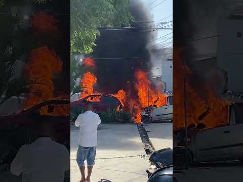 Incendio en Soledad Atlántico, 3 vehículos se incendiaron. #shorts
