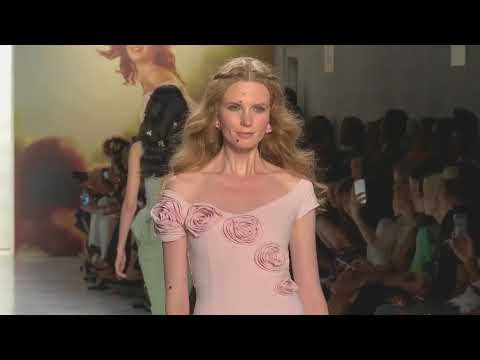 Chiara Boni La Petite Robe New York Woman SS 2018