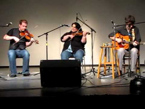 Fiddle Concert - Troy MacGillivray, Patti Lamoureux, Louis-Charles Vigneau - Bb Medley