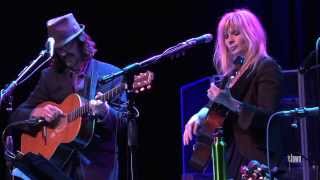 Over The Rhine - &quot;Meet Me at the Edge of the World&quot; (eTown webisode #431)